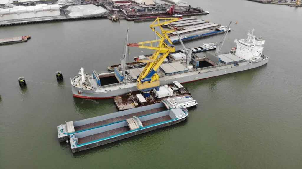 bevrachting,transport,scheepstransport,logistiek,logistics,bevrachtingskantoor,rijnmond,papendrecht