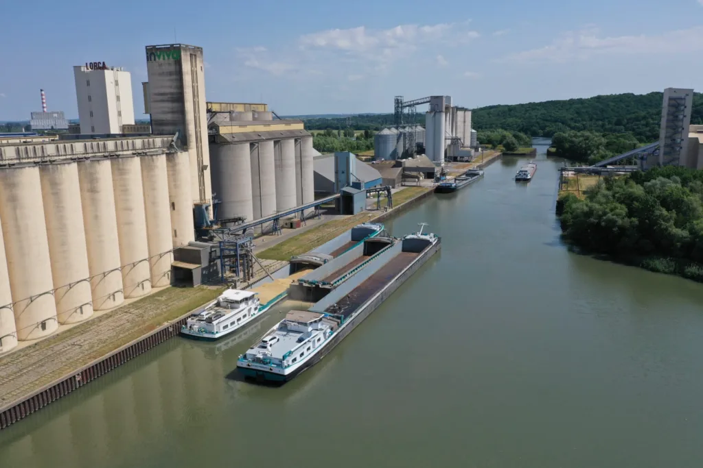 bevrachting,transport,scheepstransport,logistiek,logistics,bevrachtingskantoor,rijnmond,papendrecht
