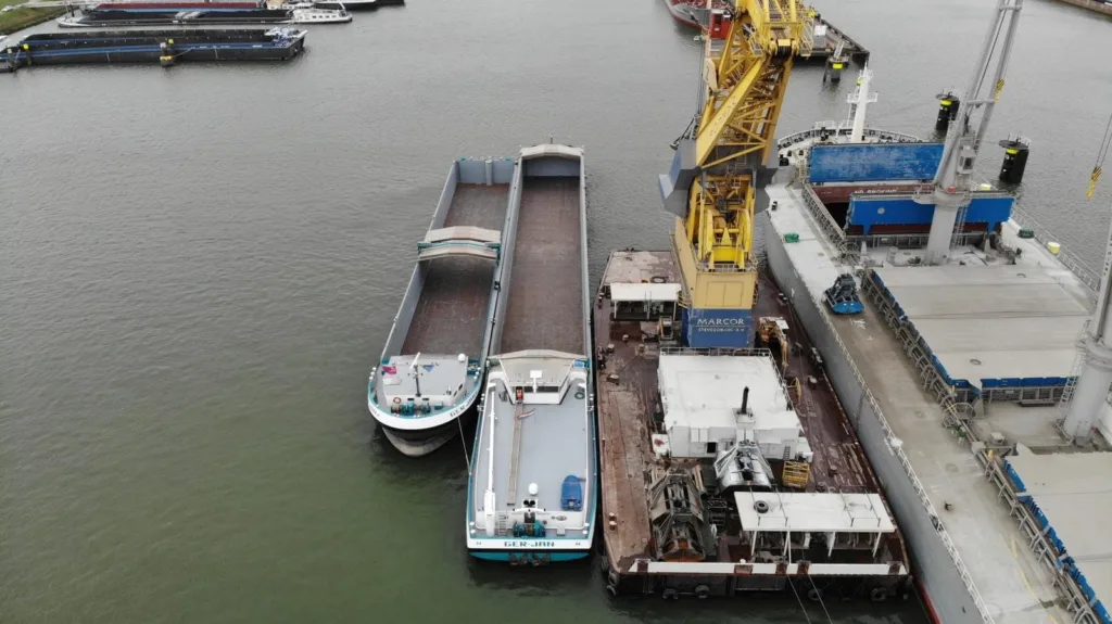 bevrachting,transport,scheepstransport,logistiek,logistics,bevrachtingskantoor,rijnmond,papendrecht